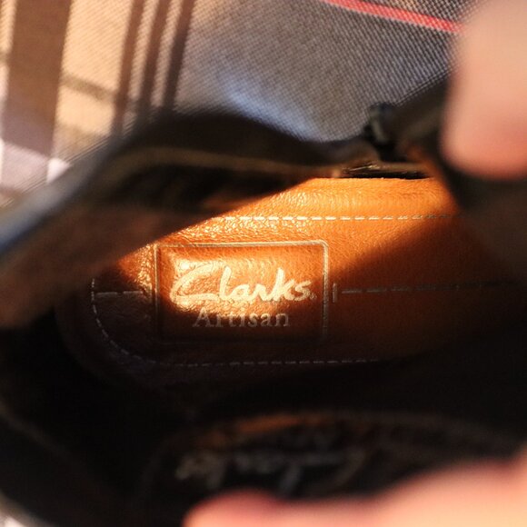 Clarks Artisan Black Zip Side Heeled Ankle Boot  Leather Upper Size 7M - Picture 9 of 13
